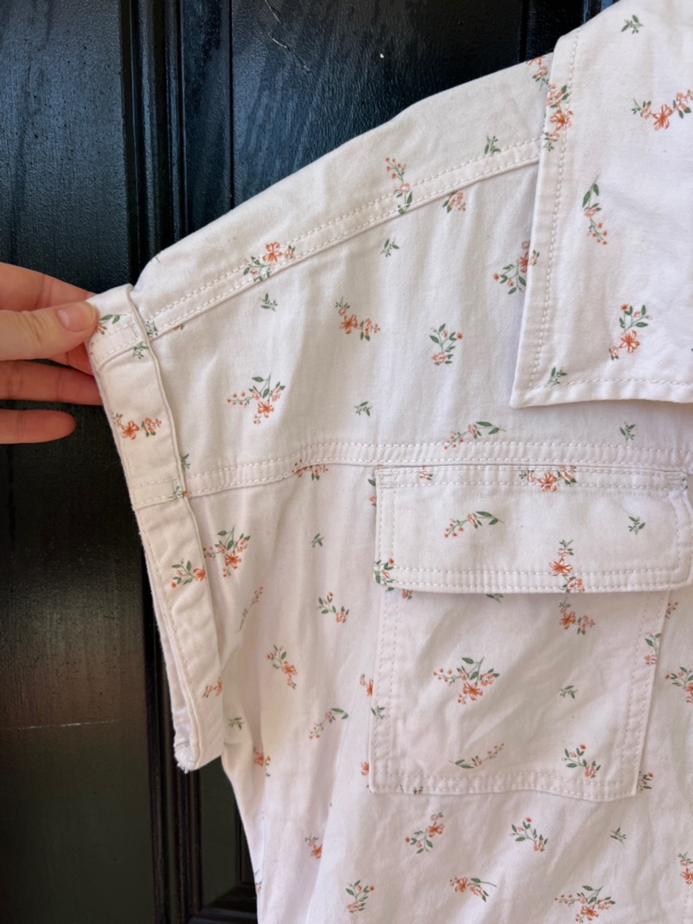 Celebrity Pink Light Cream Floral Utility Romper - Picture 4 of 10